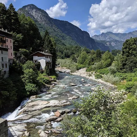 Renovated Walzer House 15 Mins By Car From Alagna Vakantiehuis Piode