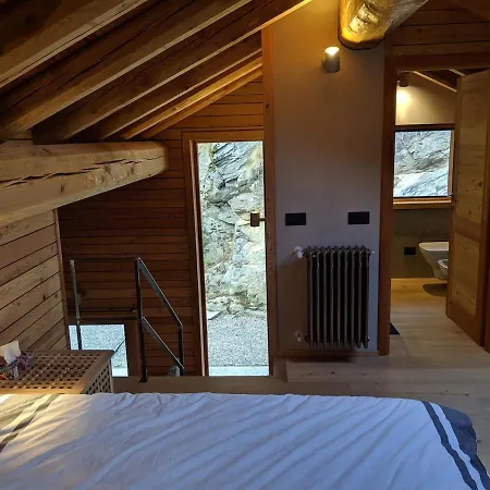 Vakantiehuis Renovated Walzer House 15 Mins By Car From Alagna Piode